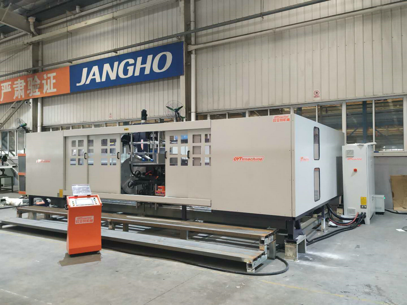 江河幕墻工廠現(xiàn)場